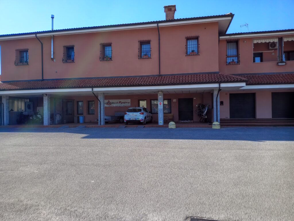 Sede de L'Autoscuola di Massimo in Via Cincinnato 23/2, Tavagnacco